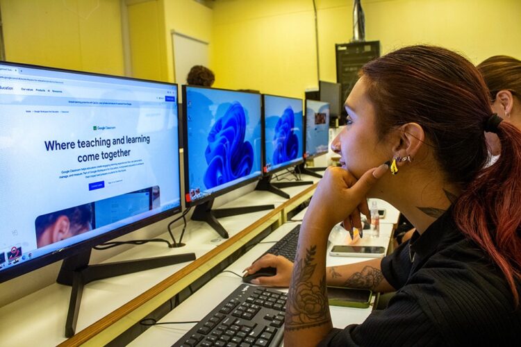 La UPC y la Agencia Córdoba Joven habilitan las inscripciones al Nivel 1 del Centro de Idiomas Córdoba, con cursos gratuitos y virtuales de inglés, francés, italiano, alemán, chino mandarín y portugués.