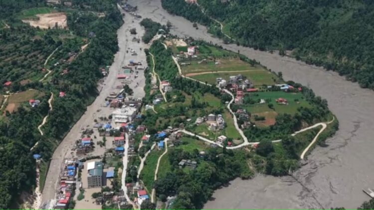 ¿Qué es un GLOF? El fenómeno detrás de la devastadora inundación en Nepal y el Tíbet El desprendimiento de un glaciar en la frontera entre Nepal y el Tíbet habría generado una violenta corriente de agua, lodo y escombros que arrasó localidades y dejó cientos de víctimas y desaparecidos.