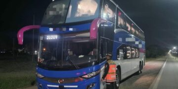 Viajaban en colectivo hacia Jujuy y fueron detenidos con drogas