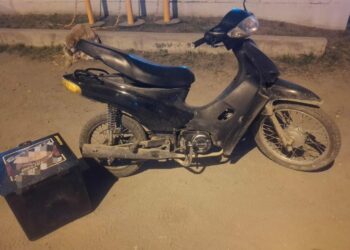 Dos detenidos tras asaltar a un repartidor en Córdoba: recuperaron la moto robada