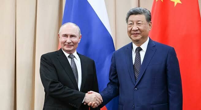 Xi Jinping se reunió con Putin en Kirguistán y expresaron coincidencias Putin le ofreció a Xi Jinping extender sin límite ni visado la entrada de ciudadanos chinos a Rusia.