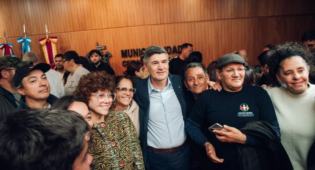 "Córdoba Juega Limpio": lanzan un programa ambiental para centros vecinales : El Programa Ambiental para Centros Vecinales 2026 fue presentado en el Palacio 6 de Julio y buscará incorporar a 66 centros vecinales en acciones de reciclaje, capacitación y economía circular. Foto: Municipalidad de Córdoba.