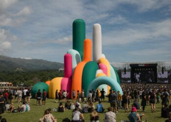 El arte juega a lo grande en Cosquín Rock