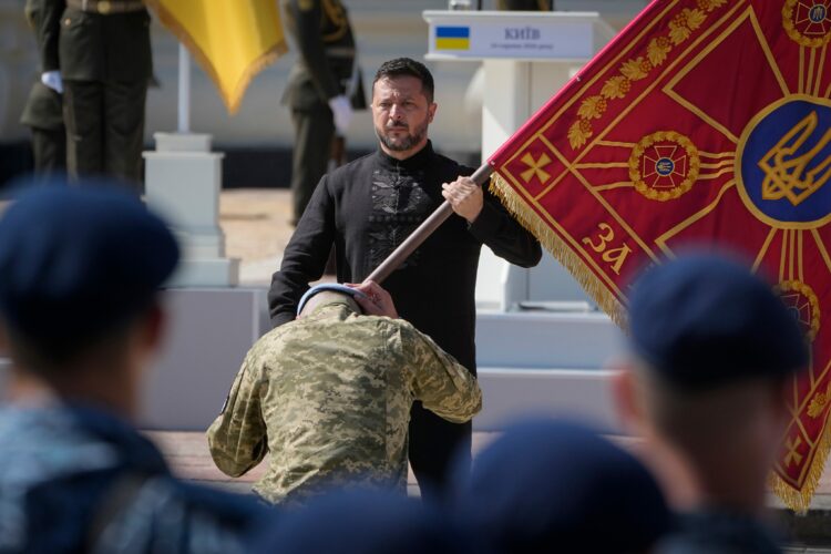 Zelensky desafió a Rusia en el Día de la Independencia Volodímir Zelensky encabezó los actos por el 35° aniversario de la independencia de Ucrania y reafirmó la resistencia del país frente a la invasión rusa.