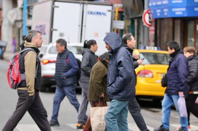 Domingo frío y mayormente nublado en Córdoba: la máxima llegará a 15°C Córdoba tendrá este domingo una jornada fría y mayormente nublada, con temperaturas de entre 4°C y 15°C y vientos del noreste que ganarán intensidad durante la tarde.