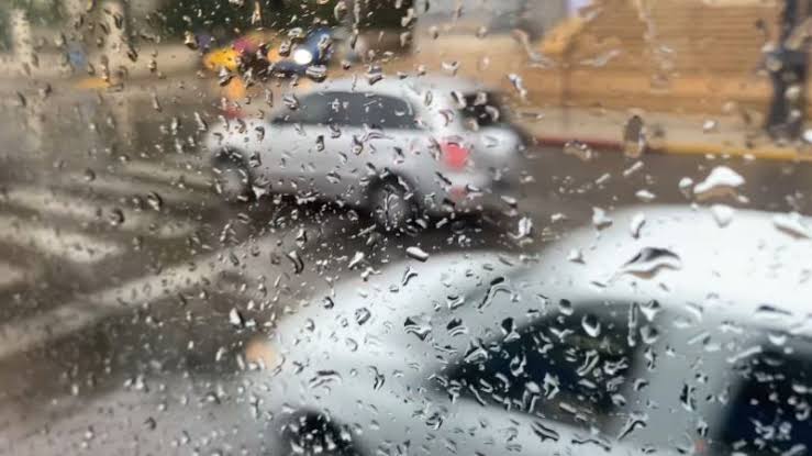 Jueves gris y con lluvia débil: cómo estará el tiempo hoy en Córdoba Córdoba transita un jueves fresco y ventoso, con cielo mayormente cubierto y probabilidad de lluvias débiles durante la tarde. La máxima prevista será de 17°C.