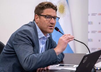 Limia, tras la renuncia de “Cañito” Flores: “No se protege absolutamente a nadie” Limia, tras la renuncia de “Cañito” Flores: “No se protege absolutamente a nadie”