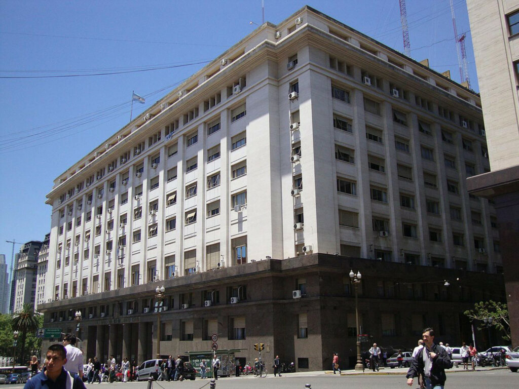 El Gobierno acelera su plan de privatizaciones: cuáles son las empresas que busca transferir El Gobierno acelera su plan de privatizaciones: cuáles son las empresas que busca transferir