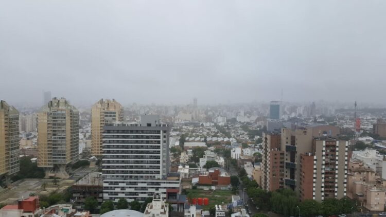 Lunes fresco e inestable, con lluvias y probabilidad de tormentas Una nueva jornada húmeda, fresca e inestable.