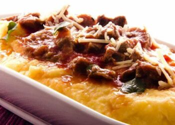 La polenta es una de las preparaciones más rápidas y simples para resolver el menú de invierno. Foto: Alicante.