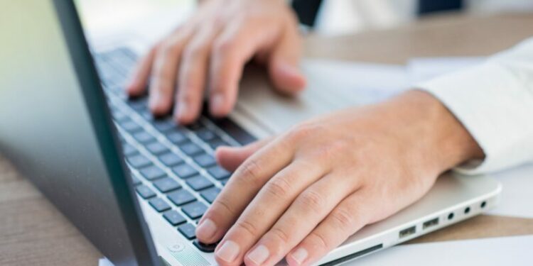 La Municipalidad de Córdoba digitalizó el trámite para quienes abonaron dos veces una misma contribución municipal. El monto pagado de más podrá compensarse en otro tributo a elección del contribuyente.