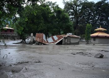Devastadoras inundaciones en Nepal: al menos 95 muertos y cientos de desaparecidos