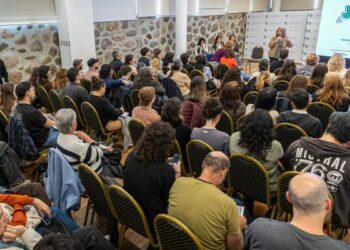 Presentaron un informe sobre cómo viven y qué necesitan niñas y niños