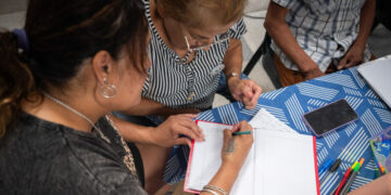 Terminar la primaria: cómo pueden los adultos retomar sus estudios en las escuelas municipales Terminar la primaria: cómo pueden los adultos retomar sus estudios en las escuelas municipales