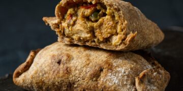 Empanadas altas en proteínas: la nueva apuesta de una cadena cordobesa