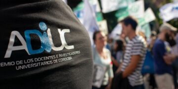 Paro universitario: cuánto perdió el salario docente y qué reclama ADIUC