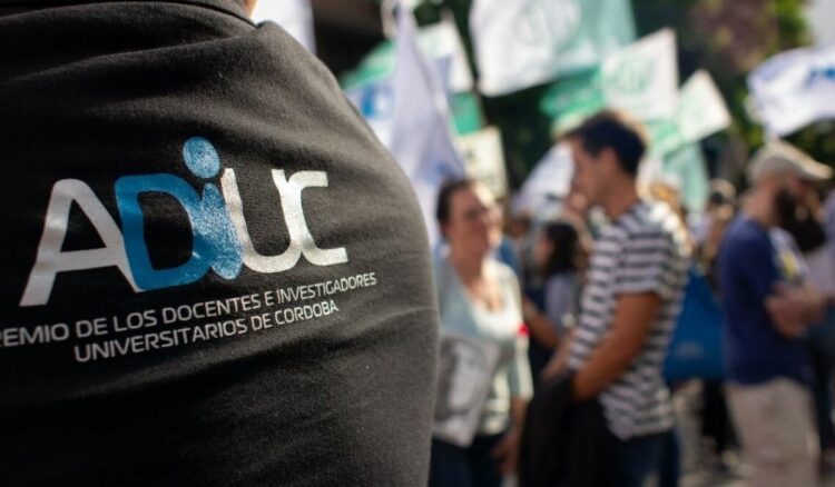 Paro universitario: cuánto perdió el salario docente y qué reclama ADIUC
