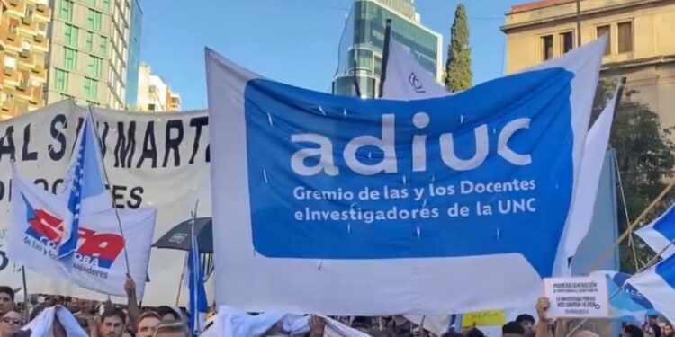 Universitarios van al paro este martes y preparan una nueva Marcha Federal