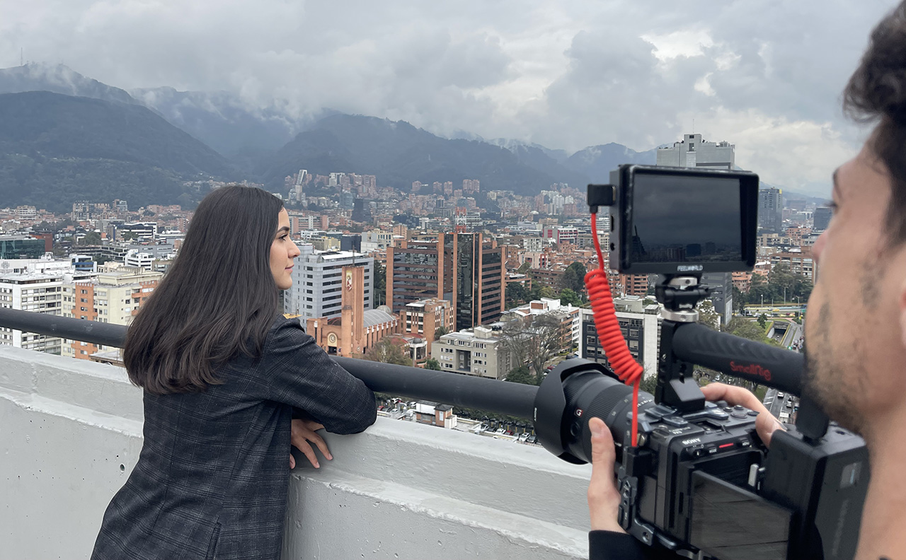 Lanzan más de 60 cursos gratuitos para formarse en habilidades digitales La producción audiovisual forma parte de los cursos online.