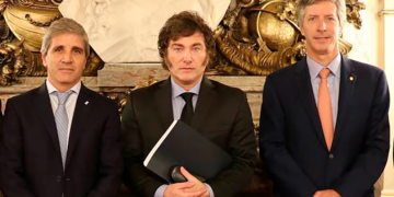 Amplían la denuncia contra Milei, Caputo y Bausili por el oro del Banco Central Amplían la denuncia contra Milei, Caputo y Bausili por el oro del Banco Central