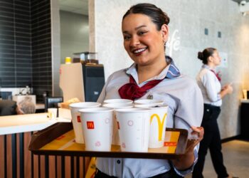 Arcos Dorados lideró el ranking de mejores empresas para mujeres en Argentina Arcos Dorados lideró el ranking de mejores empresas para mujeres en Argentina