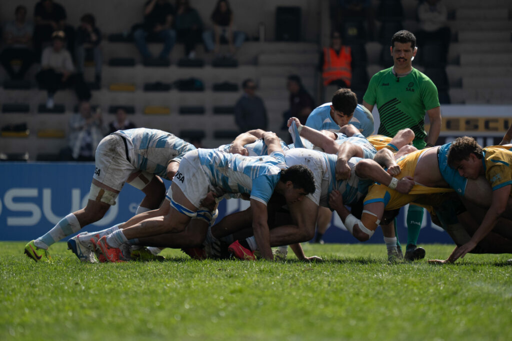 Argentina XV derrotó a Uruguay XV y quedó a un paso del título