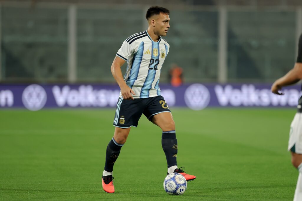 Argentina domina ampliamente y ya le gana por 2 a 0 a Bolivia en el Kempes