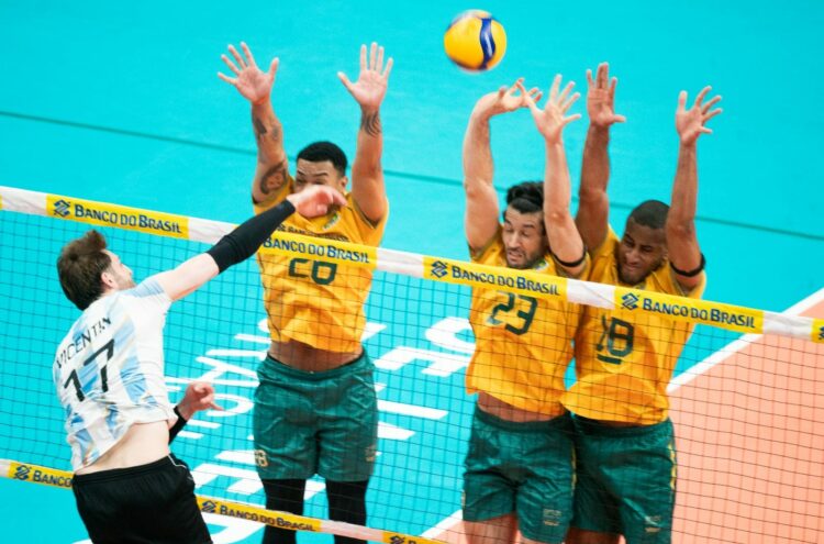 Argentina perdió el título sudamericano en el clásico con Brasil La Albiceleste no pudo con un Brasil intratable, que no cedió ni un set en todo el certamen.