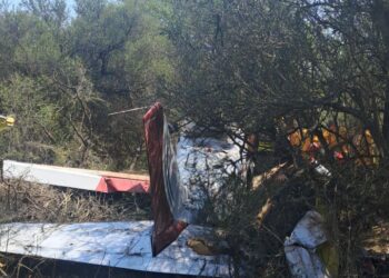 Cinco heridos al caer una avioneta en Coronel Olmedo Cinco heridos al caer una avioneta en Coronel Olmedo