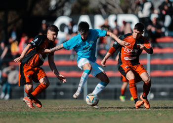 Belgrano le ganó 3-1 a Colón y escaló en el Grupo B