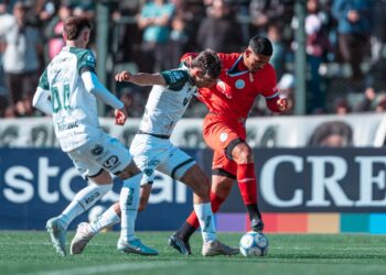 Belgrano nunca bajó los brazos y con un penal de Passerini rescató un empate ante Sarmiento