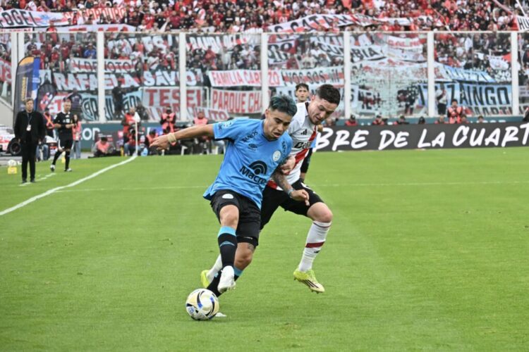 Lucas Zelarayán y Aníbal Moreno en la final que consagró al Pirata como campeón del fútbol argentino.