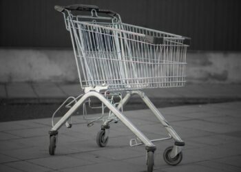 El comercio pyme cordobés cerró agosto con una caída del 5,9% interanual, la quinta consecutiva en ese mes desde 2022. El cruce de dos informes permite poner en contexto la persistencia de la baja y sus posibles causas.