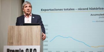 Caputo aseguró que el Gobierno está preparado para una corrida cambiaria Caputo habló del dólar en 2027 y descartó una nueva crisis cambiaria