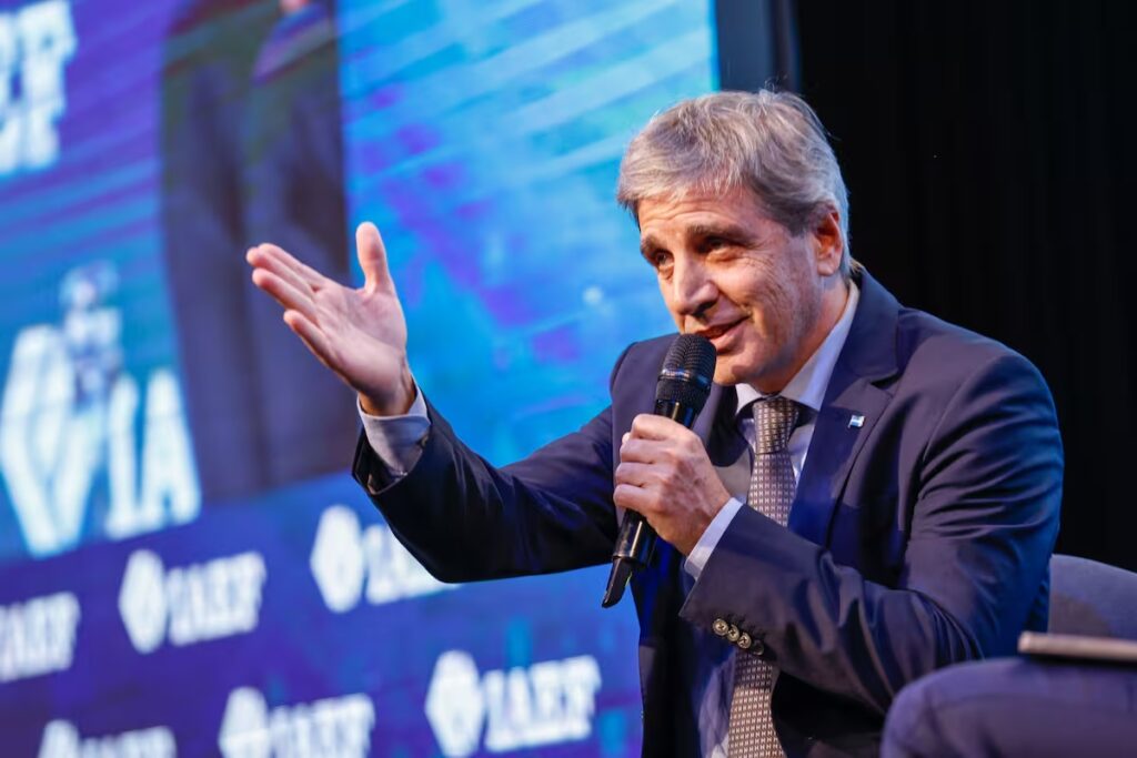 Caputo busca nuevos préstamos con bancos internacionales Caputo busca nuevos préstamos con bancos internacionales