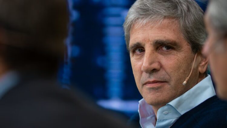 Caputo defendió el rumbo fiscal y pidió evitar “ansiedades políticas” Caputo