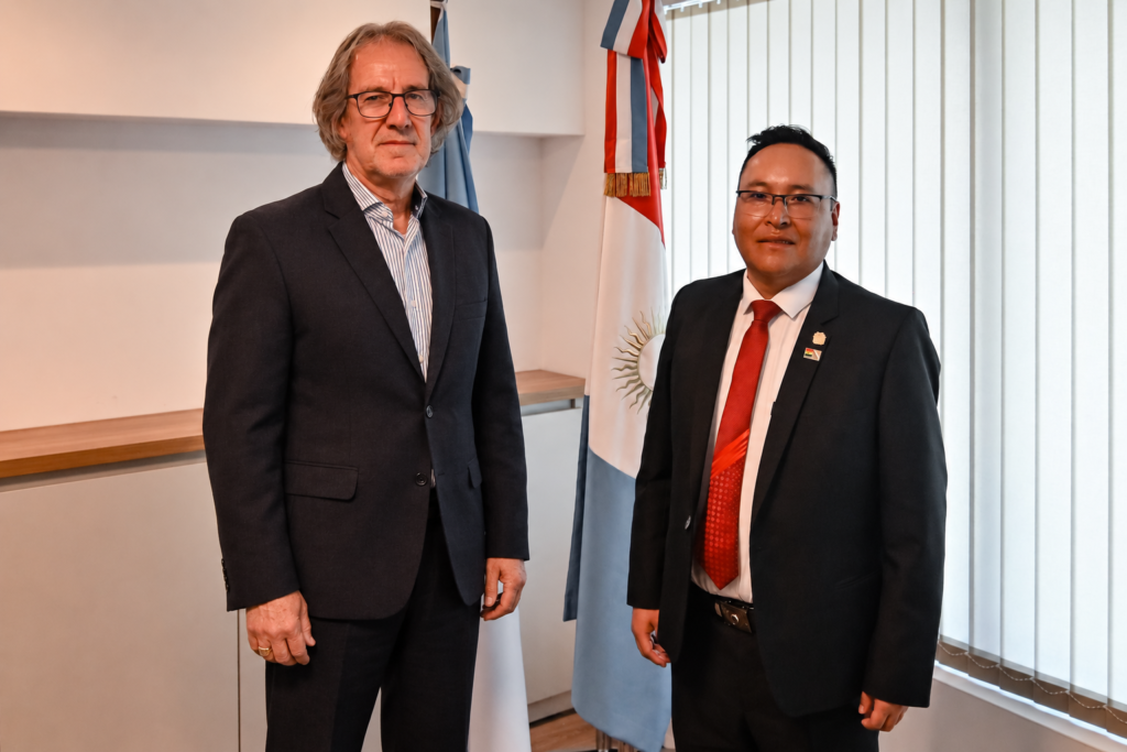 Carlos Galoppo con el Cónsul de Bolivia en Córdoba Santos Aurelio Rodríguez Laura.