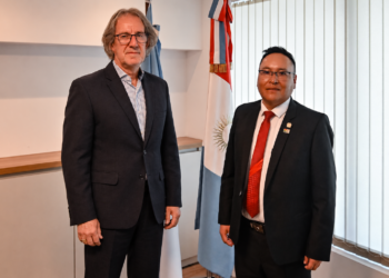 Carlos Galoppo con el Cónsul de Bolivia en Córdoba Santos Aurelio Rodríguez Laura.