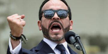 Colombia levanta la suspensión general del porte de armas tras casi 11 años