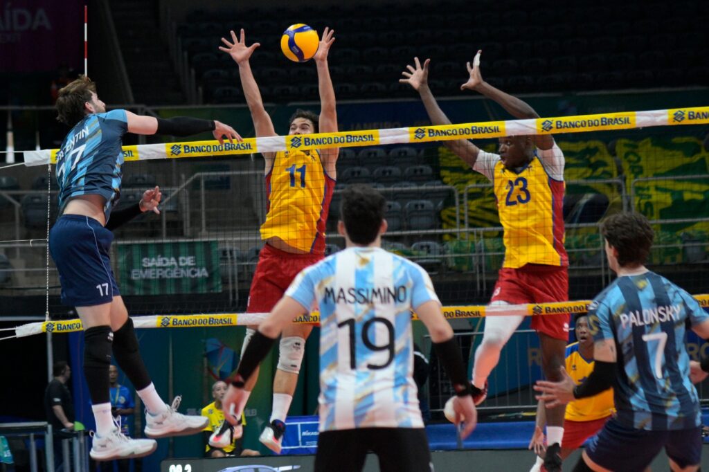 Con Kukartsev como figura, Argentina superó una dura prueba ante Colombia Con Kukartsev como figura, Argentina superó una dura prueba ante Colombia