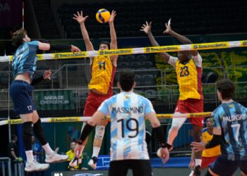 Con Kukartsev como figura, Argentina superó una dura prueba ante Colombia