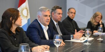 Con Llaryora presente, se reunió la Mesa de Economía Naranja.