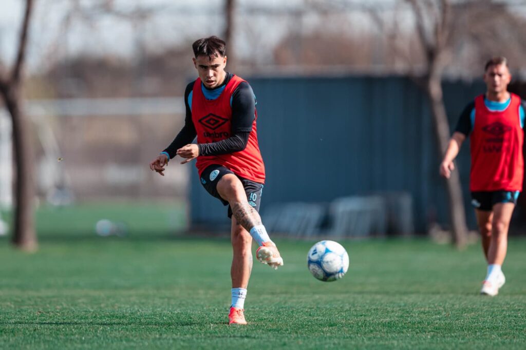 Con los regresos de Zelarayán y Longo, Belgrano busca la recuperación ante Huracán. Con los regresos de Zelarayán y Longo, Belgrano busca la recuperación ante Huracán.
