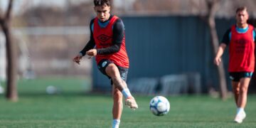Con los regresos de Zelarayán y Longo, Belgrano busca la recuperación ante Huracán. Con los regresos de Zelarayán y Longo, Belgrano busca la recuperación ante Huracán.