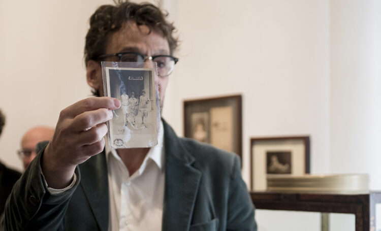 La propuesta estará a cargo del fotógrafo Guillermo Franco, gestor de la Colección GF Galería Fotográfica, y tendrá su tercera edición este sábado a las 11, con entrada libre y gratuita. Foto: Prensa.