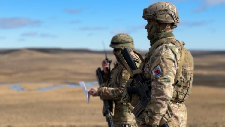 La Armada apartó a nueve militares tras la denuncia por fraude en la liquidación de sueldos Denunciaron un esquema de corrupción con la liquidación de sueldos en la Armada.