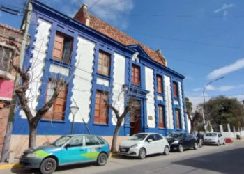 Detuvieron a un policía acusado de golpear a dos menores