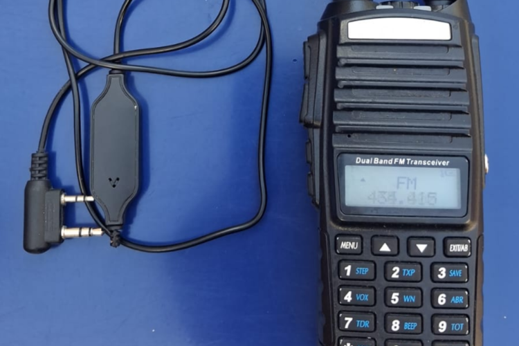 La Policía secuestró un inhibidor de alarmas tras una persecución en la zona bancaria de Córdoba.