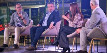 En el stand de movilidad eléctrica, los visitantes pudieron conocer las principales características y ventajas de la utilización de vehículos eléctricos.