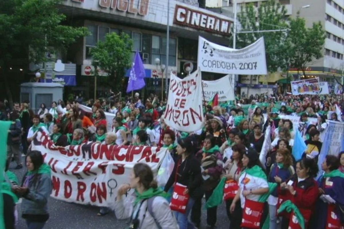Encuentro Plurinacional: convocan a un pañuelazo este lunes El Encuentro Plurinacional tendrá actividades en Córdoba capital del 10 al 12 de octubre. Foto archivo Encuentro en Córdoba 2007. (1)